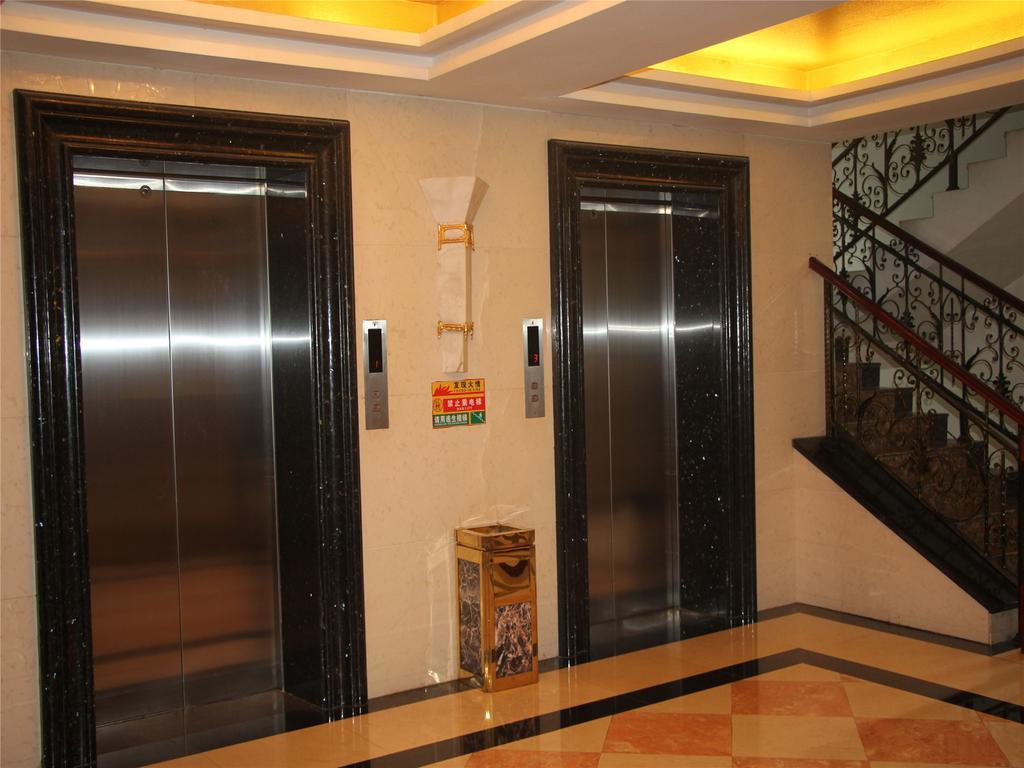 New West Street International Hotel Yangshuo Eksteriør billede